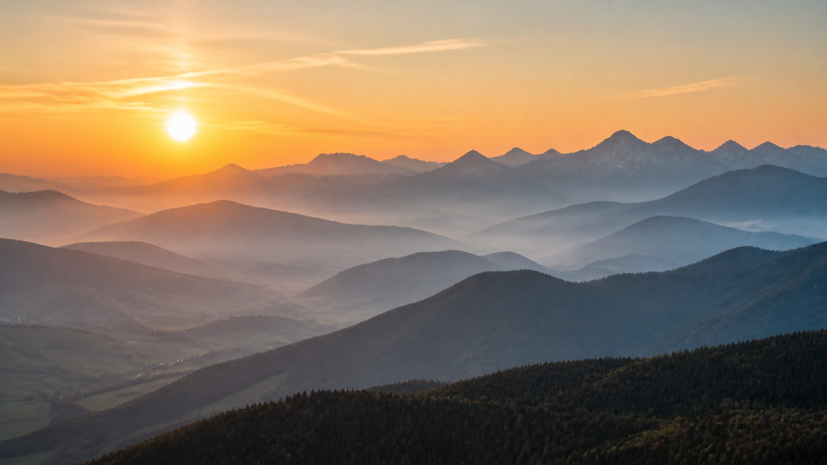 山・夕焼け・森林の背景素材